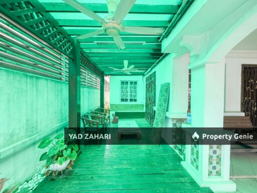D'Kayangan, Seksyen 30, Shah Alam | 2.5 Storey Semi D Cluster 6 Bedrooms | RM1.39M - Fully Reno, Gated Guarded and Extended Front Side