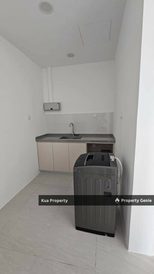 For Rent! Kenny Hill Residence Apartment at Kenny Hill, Opposite Swinburne