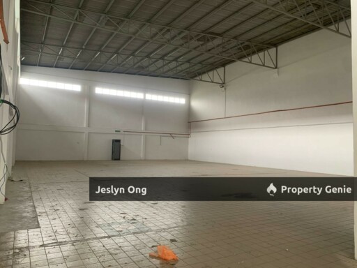 1.5 storey Semi-Detached Factory at Desa Cemerlang for Sale