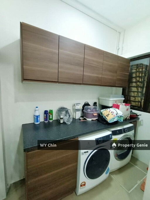 ‼️FOR SALE ‼️  𝐒𝐞𝐫𝐢 𝐀𝐮𝐬𝐭𝐢𝐧 📍  #围篱区【✨全装修双层排楼 】  ⚠️ 𝟐𝟎 × 𝟕𝟎方尺 ⚠️ 𝟒房𝟑厕 🔥酒店高级感设计 #包送大部分家具🤩 ‼️只需𝐑𝐌𝟖𝟓𝟎𝐤‼️  🎉East Zone @ Seri Austin🎉 2 Storey House