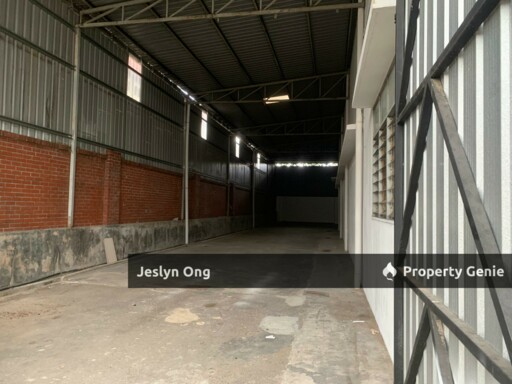 1.5 Storey Semi-Detached Factory at Desa Cemerlang for Sale