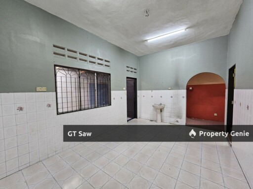 1.5 Storey Bungalow Taman Taynton View Cheras KL For Rent