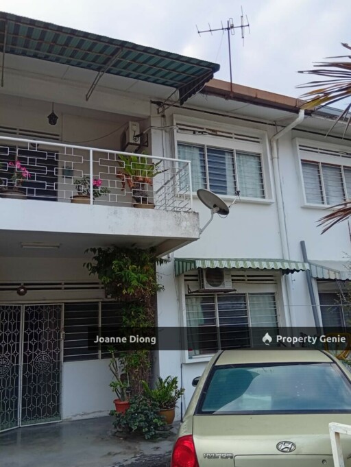 Double Storey House Paramount Garden