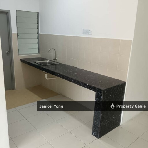 Tampoi Shop Apartment