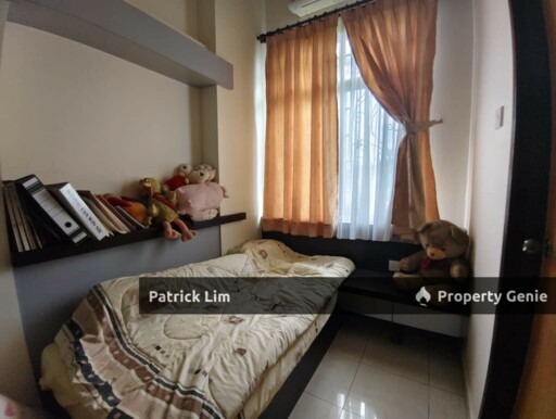 Taman Pertam Jaya Double Storey Terrace House (For Sale)