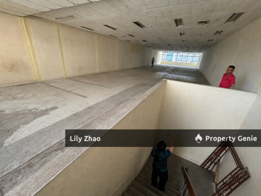 Warehouse / Showroom / Office, 6,400 sq ft Light Industrial 2-Storey Shop Lot📍Sadong Jaya, KK City Centre