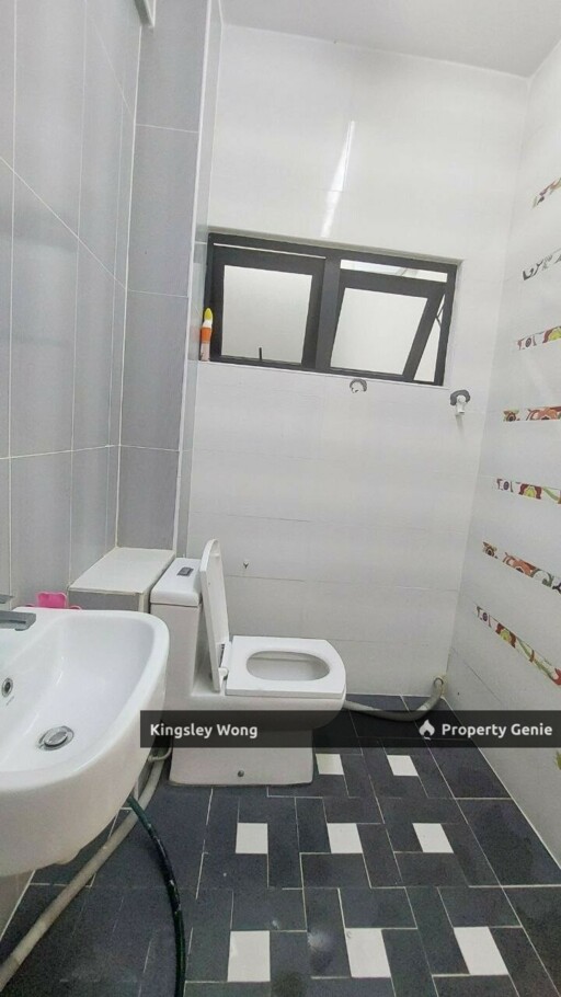 Treetops Residence Condo Freehold Fully Furnished High floor