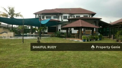 Bungalow with Private Pool @ Paya Jaras