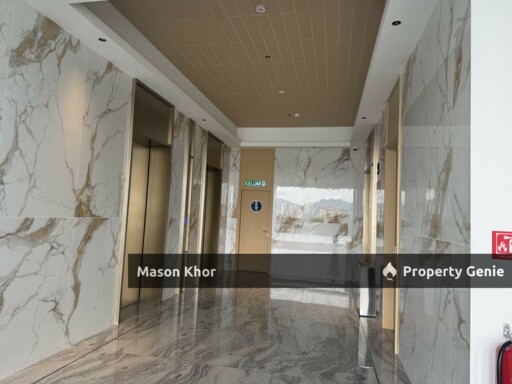 CODRINGTON RESIDENCE CORNER MIDDLE FLOOR SEAVIEW 1615sf 2CP ORIGINAL UNIT GEORGETOWN