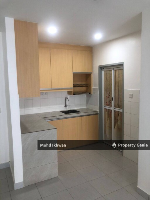 SERI INTAN APARTMENT SETIA ALAM: 850 Sqft, Partially Furnished