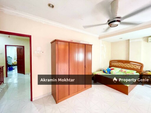 Freehold, Corner Lot & Fully Renovated | Double Storey Jalan Semarak Bandar Utama Batang Kali