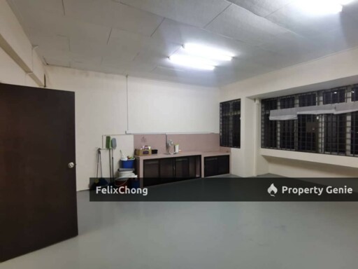 Taman Daya Double Storey Shop Lot,Jalan Nipah,Johor Bahru,High Roi