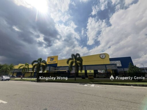 Panorama Lapangan Perdana Freehold Double Storey Shoplot Near Mart Residential Area