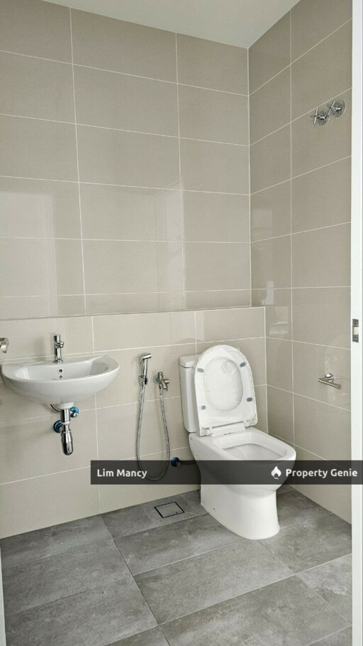 Horizon Hills @Kingswood Three Storey Cluster Corner