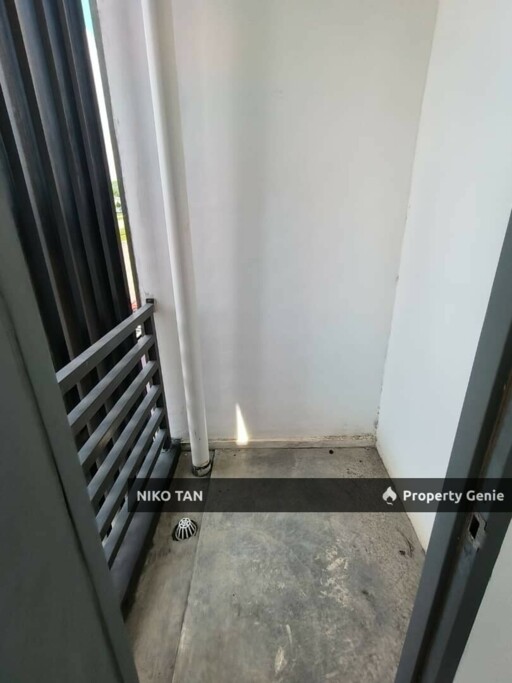For Rent 3 Storey Shop Lot @ Ixora Park City, Jalan Siantan, Meridin East Pasir Gudang