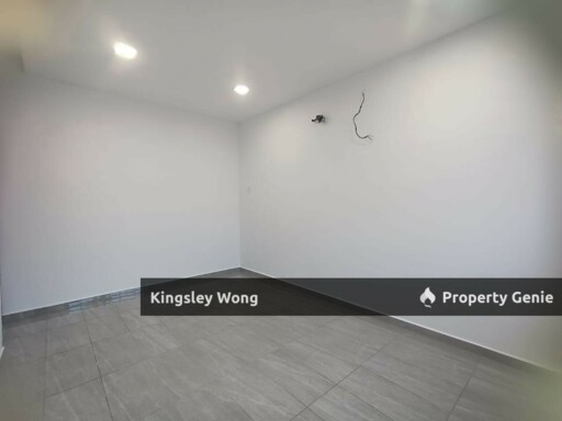 Station 18 Pengkalan Ipoh Double Storey Terrace House Renovated Near Mall Schools Industry