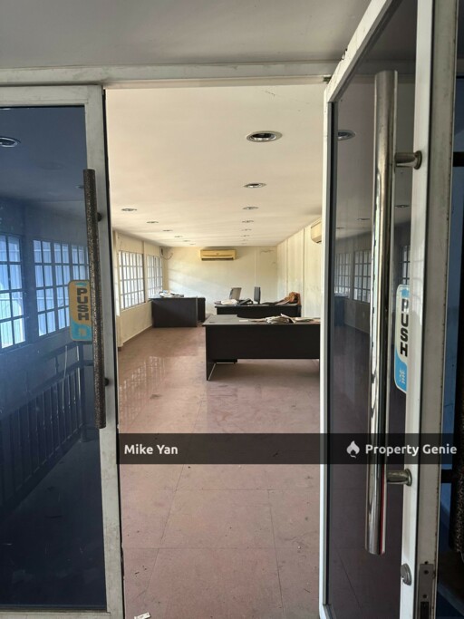 Warehouse Factory Taman Berlian Greenwood Jalan Desa Minang Batu Caves Gombak