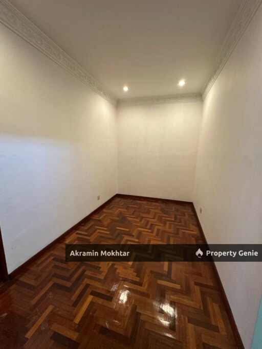 22x75 Facing Open Renovated Teres 2 Tingkat Putra Bistari, Putra Heights