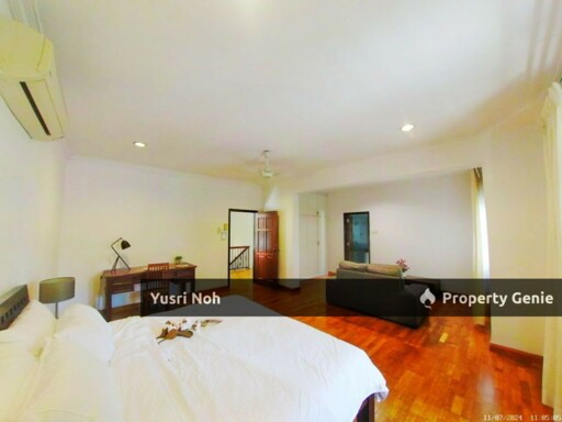 PARTIALLY FURNISHED BUNGALOW DOUBLE STOREY BEVERLY ROW IOI RESORT CITY PUTRAJAYA
