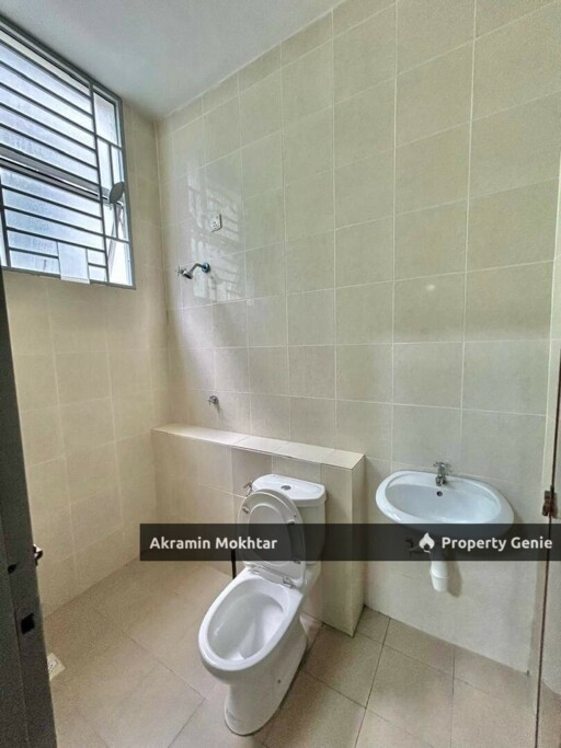 Freehold & Partially Furnished | 3 Storey Bangi Avenue Seksyen 7