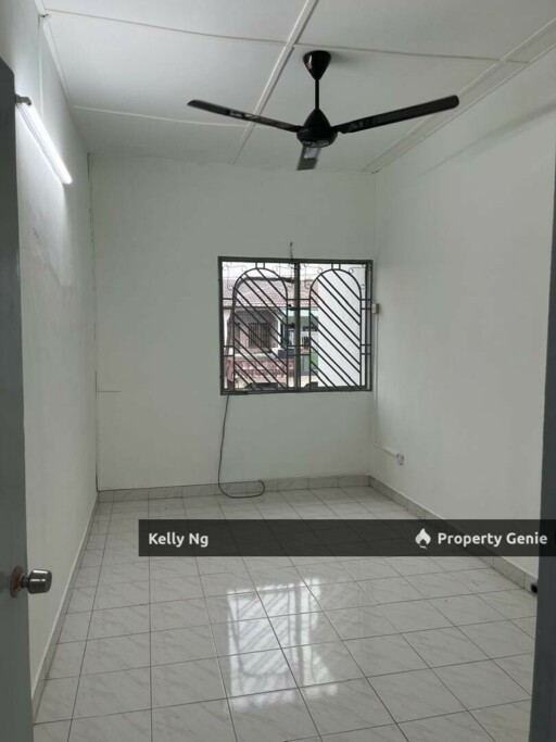 Double Sty House At Taman Klang Utama For Rent