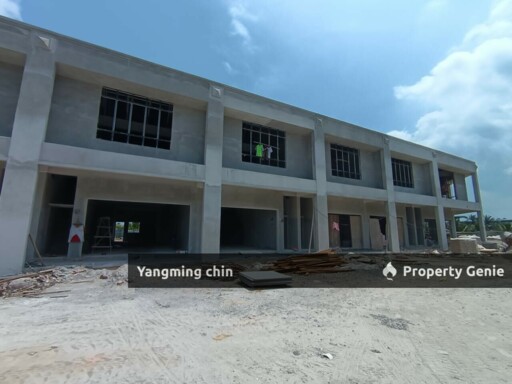 Hutan Melintang 2 Storey Shops