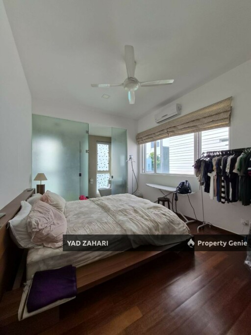 Lakefront Villa, Cyberjaya | 3-Storey Bungalow 3+1 Bedrooms | RM1.8M - Well Maintained, Bright and Airy Unit