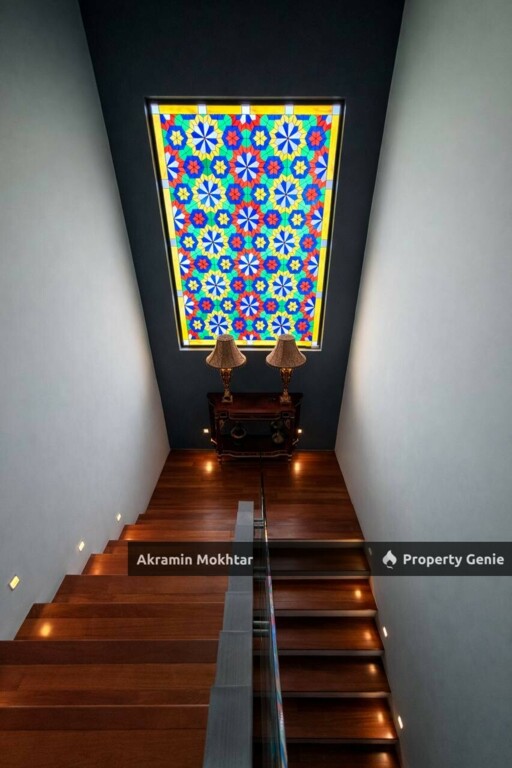 Freehold, Renovated & Partially Furnished | Double Storey Bungalow Saujana Villa, Kajang