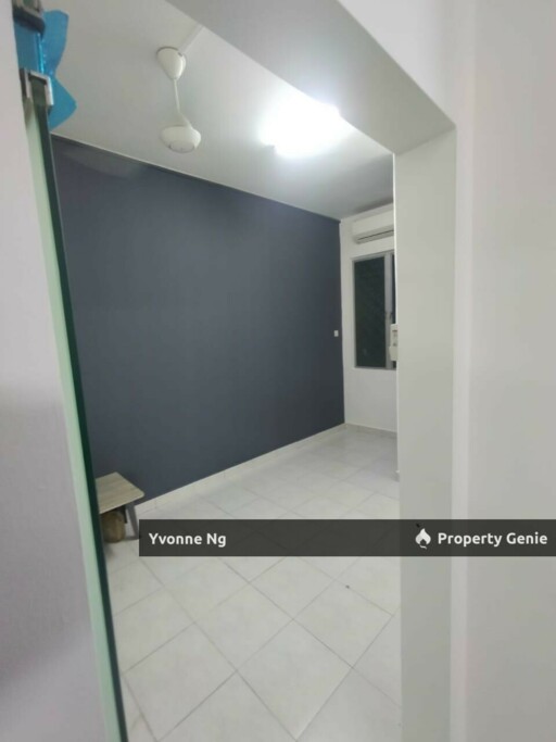 Molek/ 2-Sty Terrace House For Rent/ Nearby Johor Jaya / Ciq /Majidee/Ros Merah