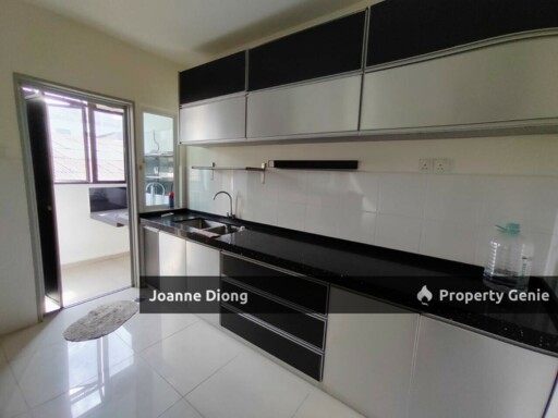 Bandar Utama Town House
