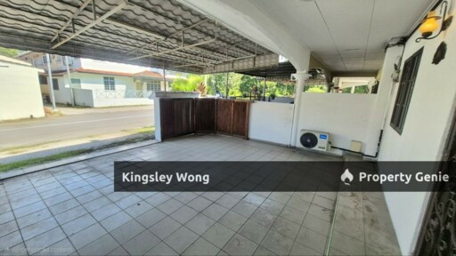 Ipoh Garden 2.5 Storey Terrace House Simple Renovated