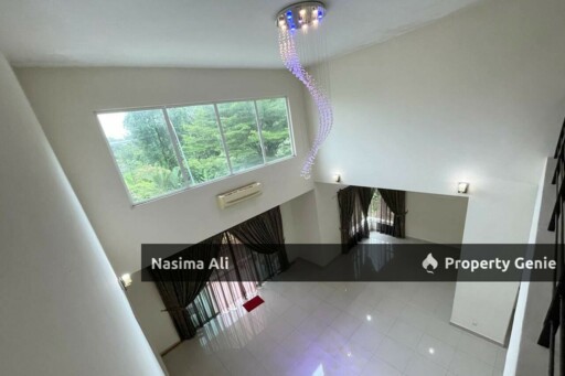 Facing Park- 3 Storey Bungalow (Villa Teratai Kayangan Heights Seksyen U9 Shah Alam )