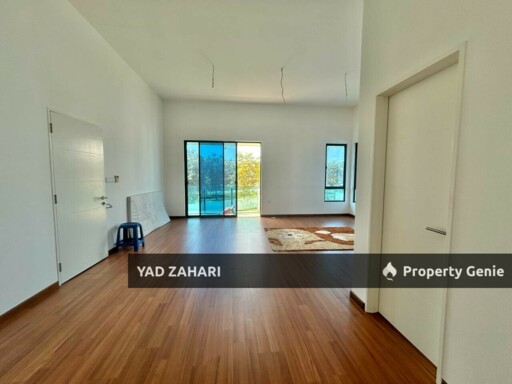 Huge Extra Land Corner Lot Double Storey Terrace House, Hijayu 2 Resort Homes, Bandar Sri Sendayan