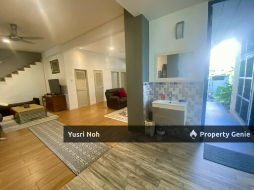 Double Storey Semi-D  Lake Valley Avenue 6 Bandar Tun Hussein Onn Cheras