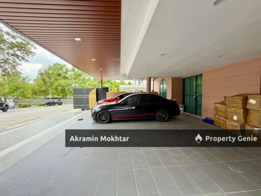 Freehold, Fully Renovated & Partially Furnished | 3 Storey Semi-D Lambaian Residence, Kajang