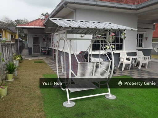 RUMAH BANGLO 1½ TINGKAT DI TAMAN TUANKU JAAFAR SENAWANG