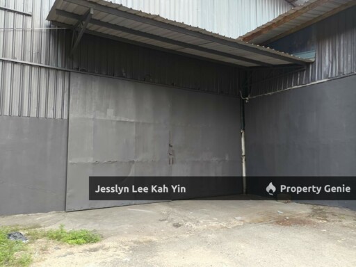 Detached Single Storey Factory with Big Land For Rent @ Sungai Lalang Semenyih