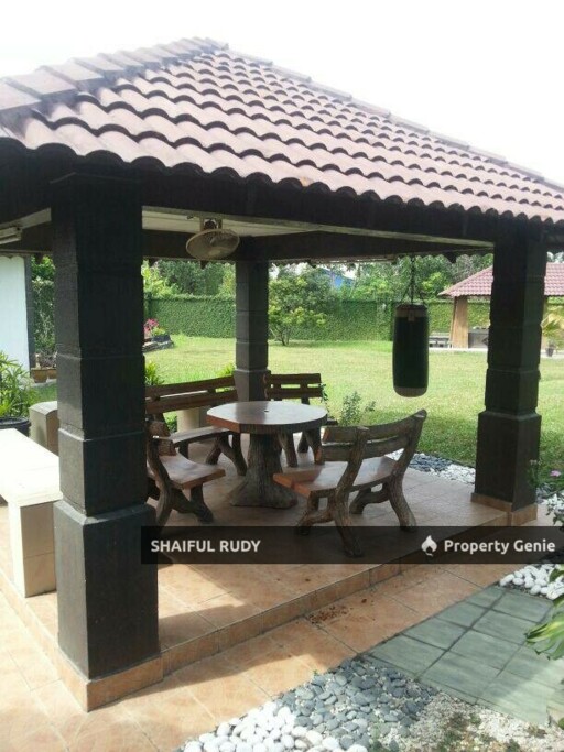 Bungalow with Private Pool @ Paya Jaras