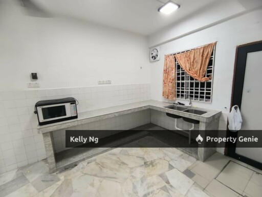 2 Sty Renovated House At Taman Klang Indah For Rent