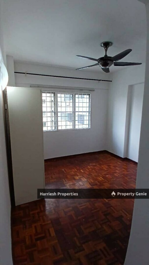 Corner Unit Unblock View, Newly Painted & Partially Renovated- Danau Idaman Condo Tmn Desa
