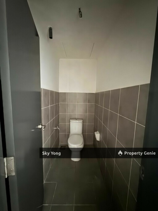 Aston Acacia Shot Lot For Rent