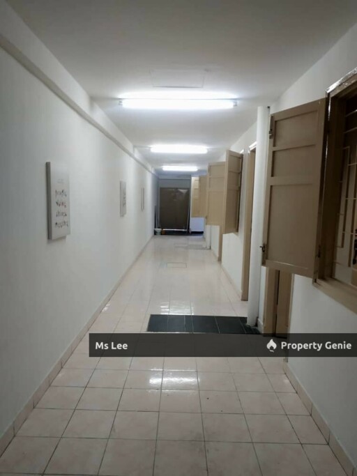 Room 106 RM 700 @ 2 Storey Shop Hotel,Chow Kit -near LRT/HKL/IJN -Ready unit