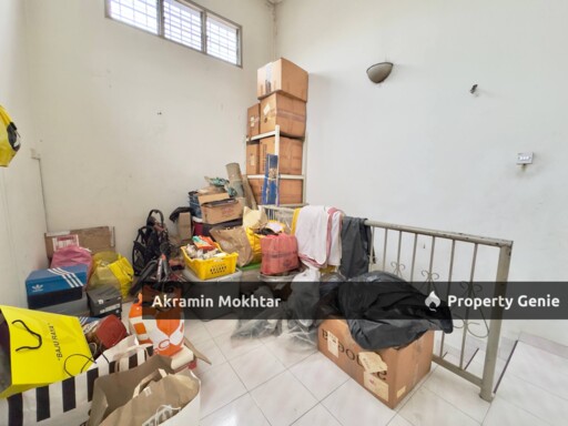 FREEHOLD & RENOVATED | 1.5-STOREY TERRACE END LOT TAMAN SRI MELATI, BATU CAVES