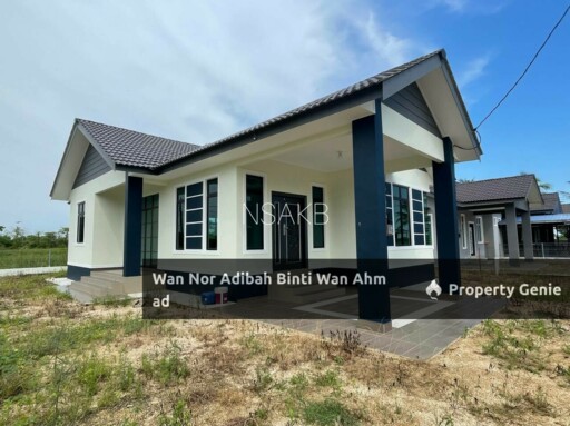 BANGLO TEPI JALAN UTAMA PADANG MELINTANG BACHOK-KB