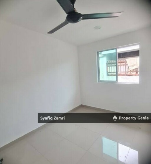 𝐅𝐎𝐑 𝐒𝐀𝐋𝐄–𝐑𝐄𝐍𝐎𝐕𝐀𝐓𝐄𝐃 𝐒𝐈𝐍𝐆𝐋𝐄 𝐒𝐓𝐎𝐑𝐄𝐘 𝐓𝐄𝐑𝐑𝐀𝐂𝐄‼️  _ 🏡 No 50, Jalan Tas 42, Taman Tas_