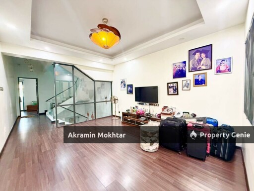 Freehold & Fully Renovated | 3 Storey Semi-D Taman Saujana Suria Kajang