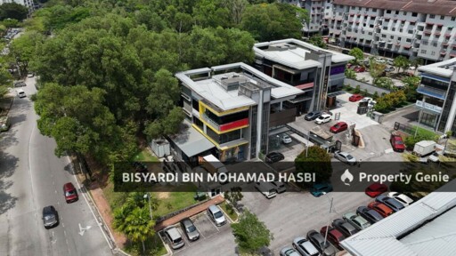 (CORNER LOT) TRIPLE STOREY SEMI DETACHED BUILDING, SEKSYEN 8 KOTA DAMANSARA.