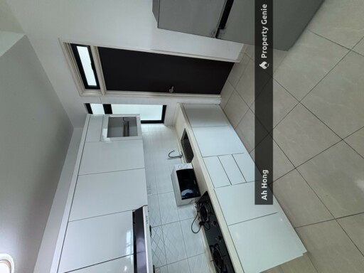 Bukit Indah / Sky Breeze / 3bedroom / Fully Furnished