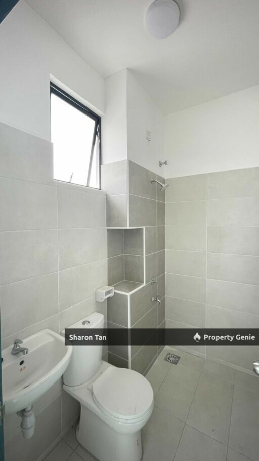 Perjiranan 8 Dato Onn 2 Storey Teracce Playground Unblock View