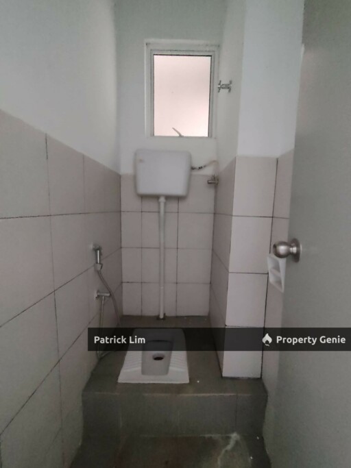 SKYWIZ AYER KEROH (GROUND FLOOR) SHOPLOT FOR RENT